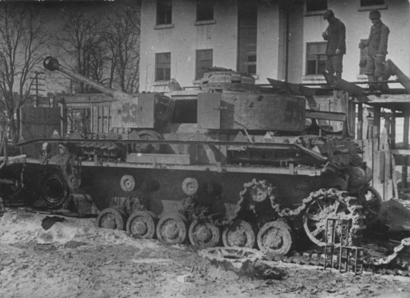 Брошенная немецкая бронетехника. Апрель 1944 г.