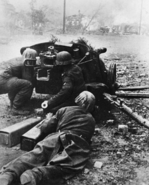 Немцы в бою за город 1942 г.