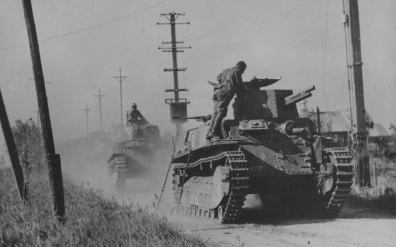 Колонна японских танков в Китае. 1937 г. 