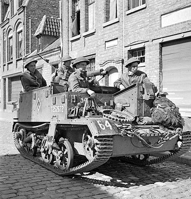 Пехотинцы полка Южного Саскачевана. Ньюпорт, Бельгия. 9 сентября 1944 г.