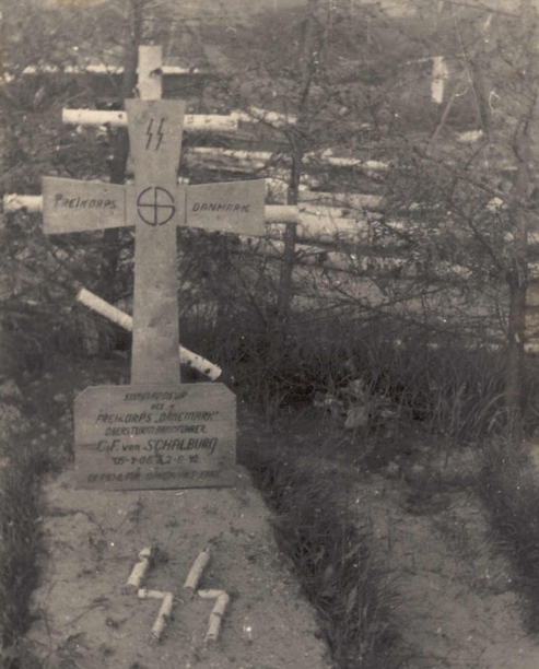 Могилы солдат из корпуса «Данмарк». Май 1942 г. 