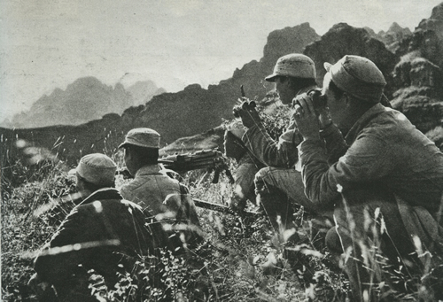 Китайское командование наблюдает за боем. 1943 г. 