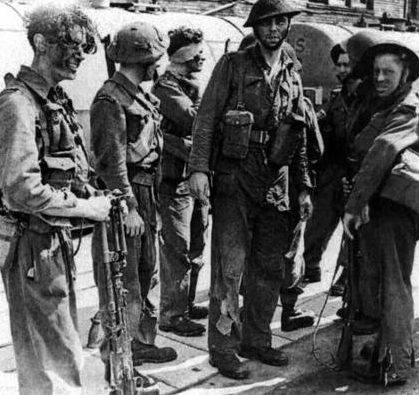 Выжившие солдаты после рейда на Дьепп. 20 августа 1942 г.