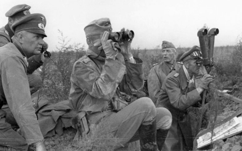 Командующий 6-й армией генерал-полковник Вермахта Ф. Паулюс под Сталинградом. 19 сентября 1942 г. 