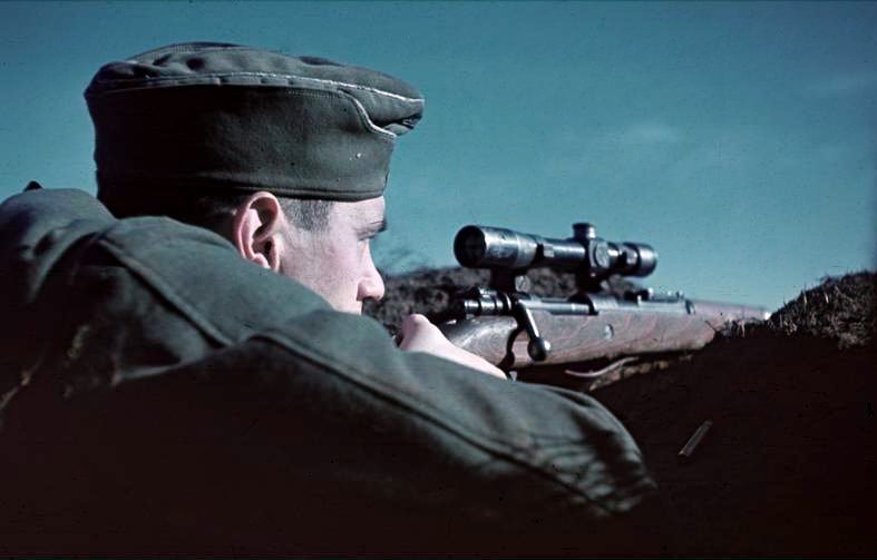 Немецкий снайпер. Сентябрь 1942 г.