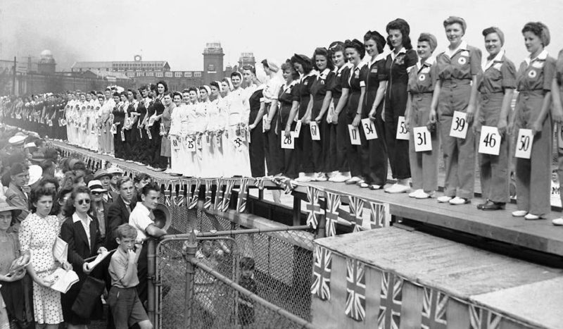 Конкурс красоты среди работниц военных предприятий «Мисс войны 1942 года». Торонто, 1942 г.