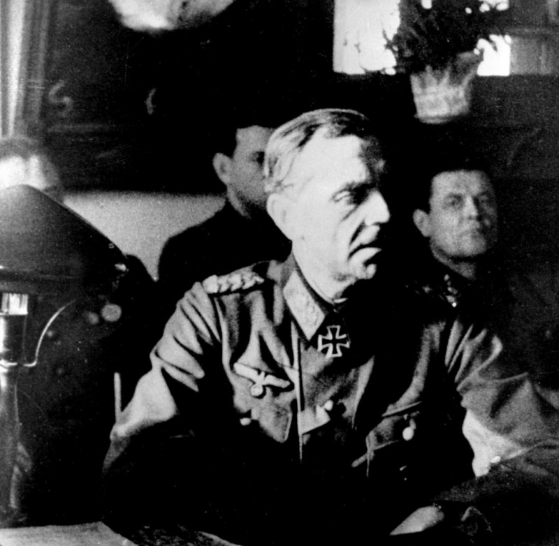 Фридрих Паулюс на допросе в штабе 64-ой армии генерала Шумилова в Бекетовке. 31 января 1943 г.