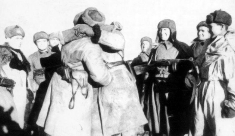 Встреча бойцов 21-й и 62-й армии на северо-западных склонах Мамаева кургана. 26.января 1943 г. 