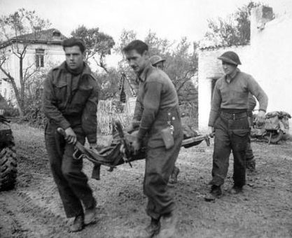 Эвакуация раненных. Сан-Леонардо-ди-Ортона, Италия. 10 декабря 1943 г.