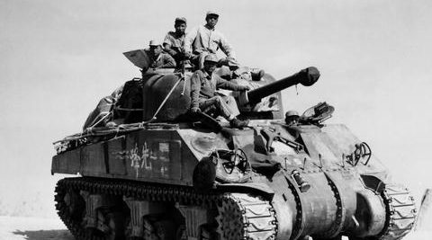 Китайские войска на танках M4 «Sherman» на Бирманской дороге. Февраль 1945 г.