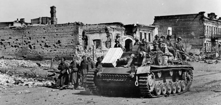 Штурмовое орудие в Сталинграде StuG III. 14 октября 1942 г. 