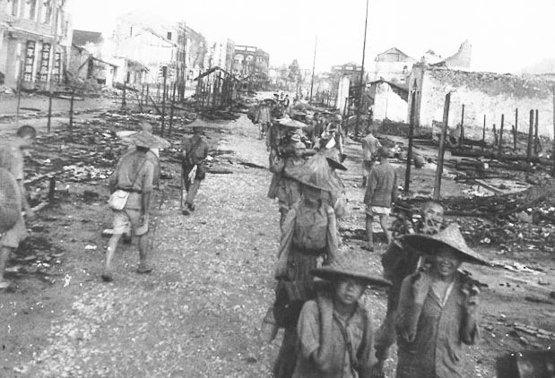 Китайцы возвращаются в Лючжоу. Июль 1945 г.