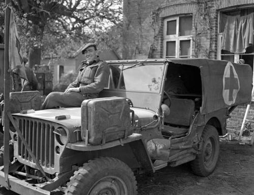 Санитарная машина в Бад-Цвишенане, Германия. 29 апреля 1945 г.