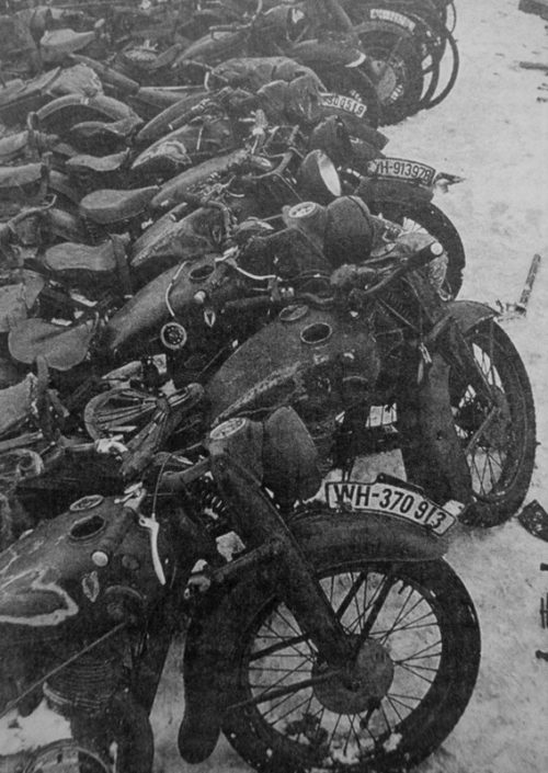 Немецкие мотоциклы, захваченные советскими войсками. Февраль 1943 г.