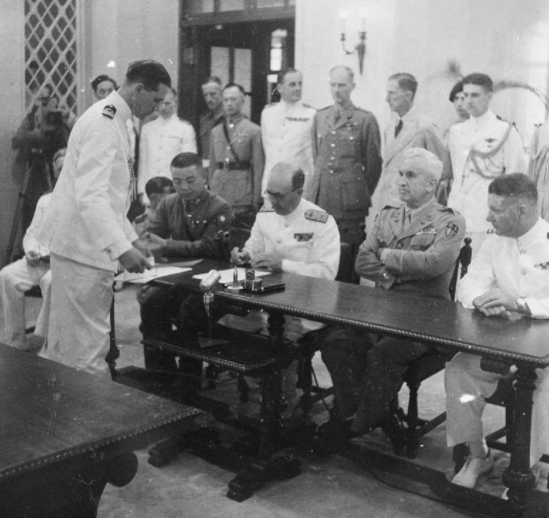 Подписание капитуляции японских войск в Гонконге. 16 сентября 1945 г.