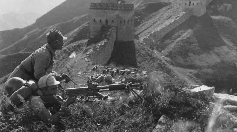 Китайские войска, занявшие оборону на Великой Китайской стене в районе деревни. 1938 г. 