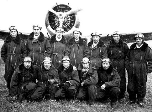 Пилоты 18-го авиационного полка в Куньмине, 1939 г. 