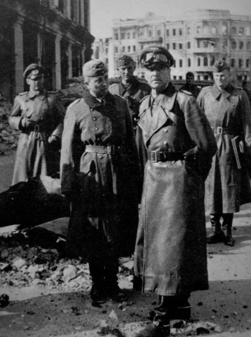 Командующий немецкой 6-й армией генерал Фридрих Паулюс в Сталинграде. Ноябрь 1942 г.