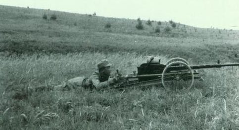 Китайский солдат с пушкой 20-mm «Madsen». 1939 г. 