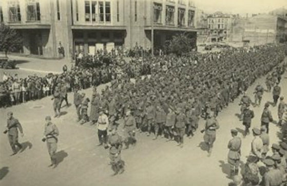 Колонны пленных немцев на Крещатике.