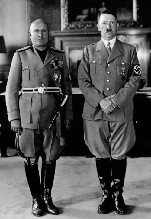 Бенито Муссолини и Адольф Гитлер. Мюнхен, 1938 г.