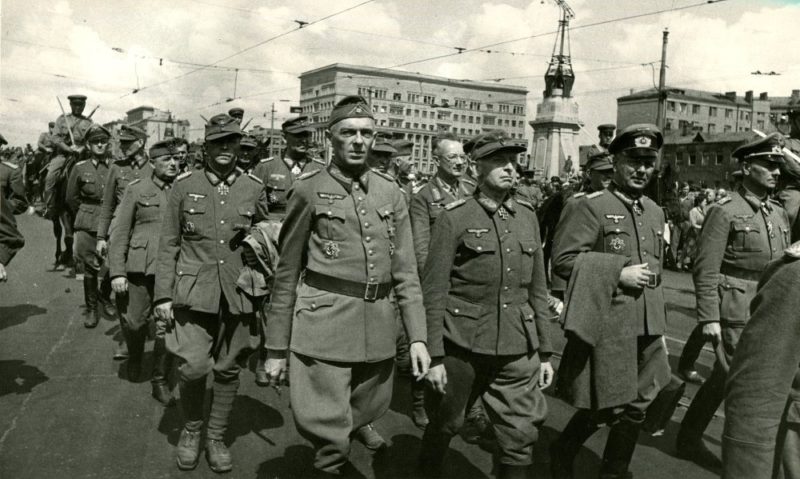 19 немецких генералов возглавляли «парад.