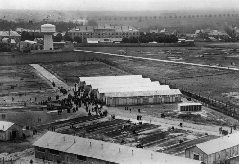 Лагерь для иностранных евреев в департаменте Луаре. Август 1941 г.