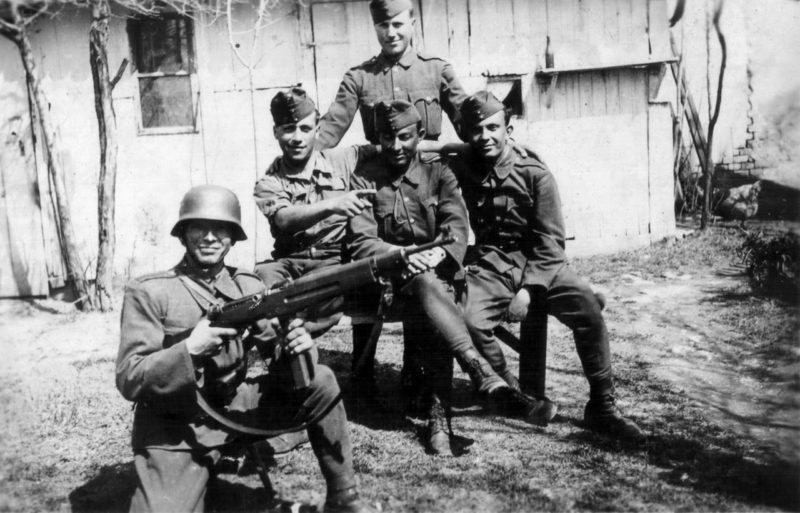 Венгерские солдаты в Карпатах. 1944 г.