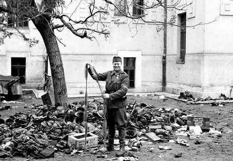Венгерский солдат в Нови-Сад. Апрель 1941 г. 