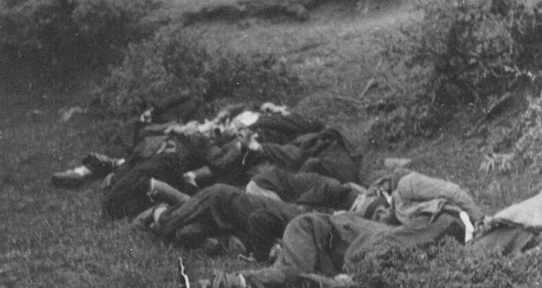Тела расстрелянных итальянцами югославских партизан. 1942 г.