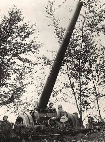Расчет орудия 155-мм Mle 1916 года под названием «Мадлен». Франция, май 1940 г. 