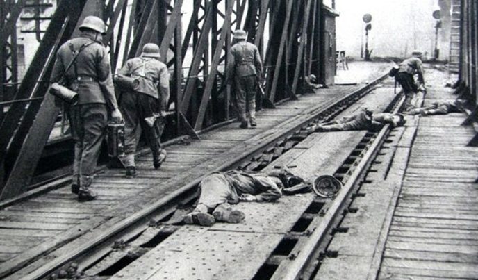 Атака немцев на мосту в Перемышле. 