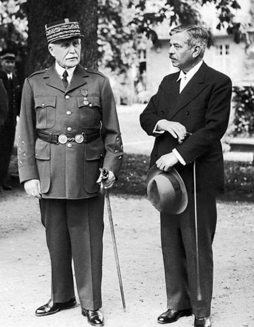 Маршал Петен и Пьер Лаваль. 1942 г.