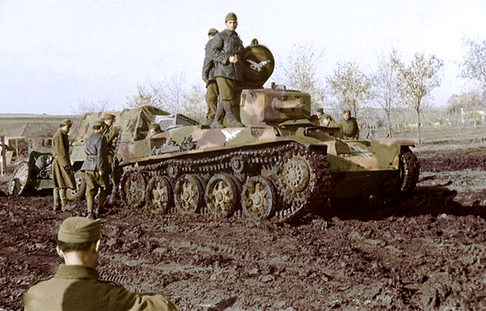 Венгерская колонна на Восточном фронте. Апрель 1942 г. 
