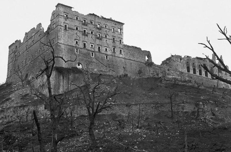 Монте-Кассино в руинах. Февраль 1944 г.