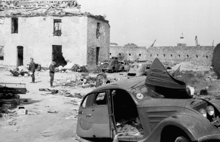 Разрушения в Кале. Май 1940 г.