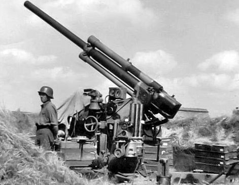 Венгерская зенитная батарея в полевых условиях на Восточном фронте. 1942 г.