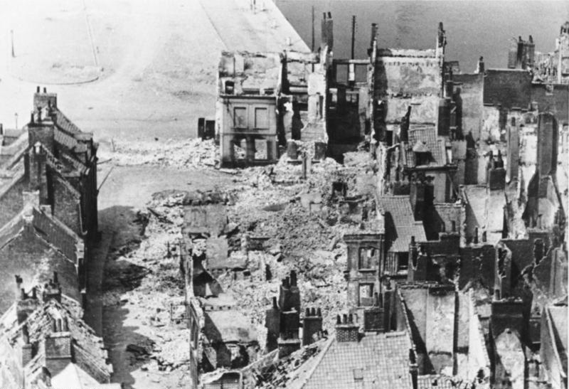 Разрушения в Кале. Май 1940 г.