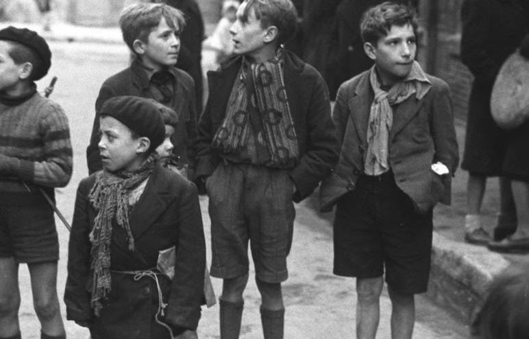 Дети на улицах Марселя. 1943 г.
