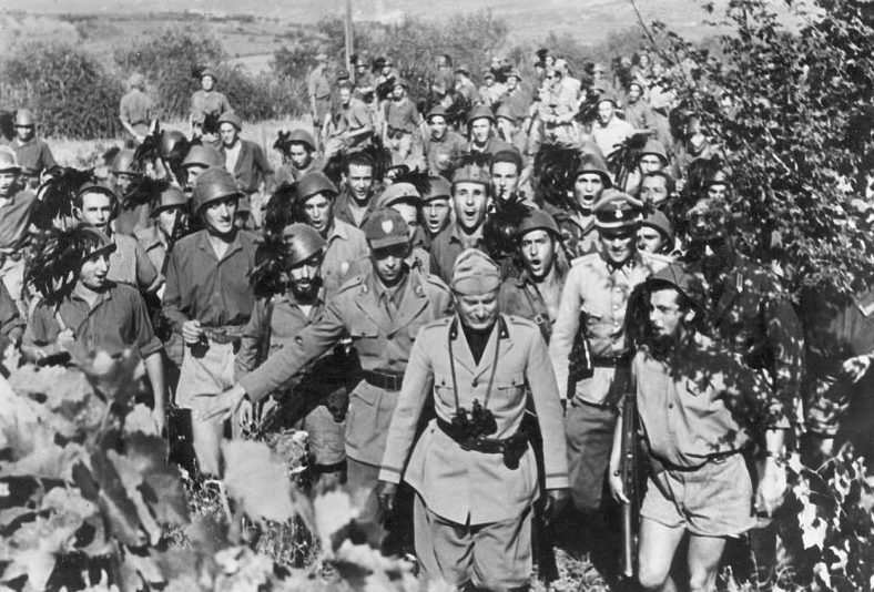 Бенито Муссолини на Адриатическом фронте. 1944 г.