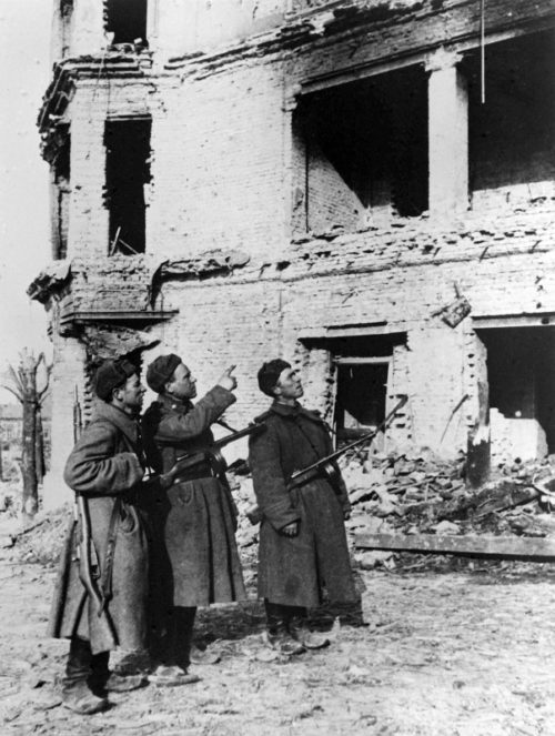 Красноармейцы в Будапеште. Март 1945 г.
