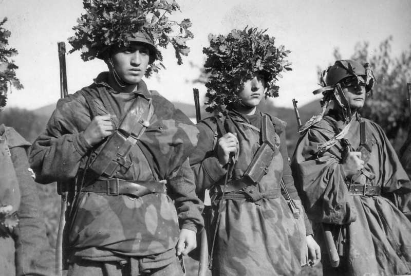 Солдаты итальянского легиона СС. 1944 г. 