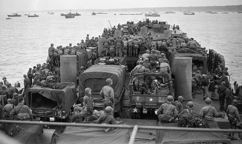 Американские войска на пути к высадке в Нормандии. 6 июня 1944 г.