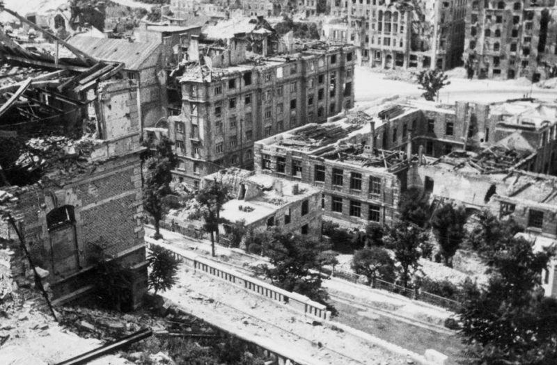 Разрушения в Будапеште. Май. 1945 г.