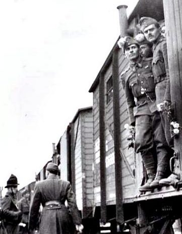 Отправка пополнения на Донской фронт. Тата, 1942 г. 