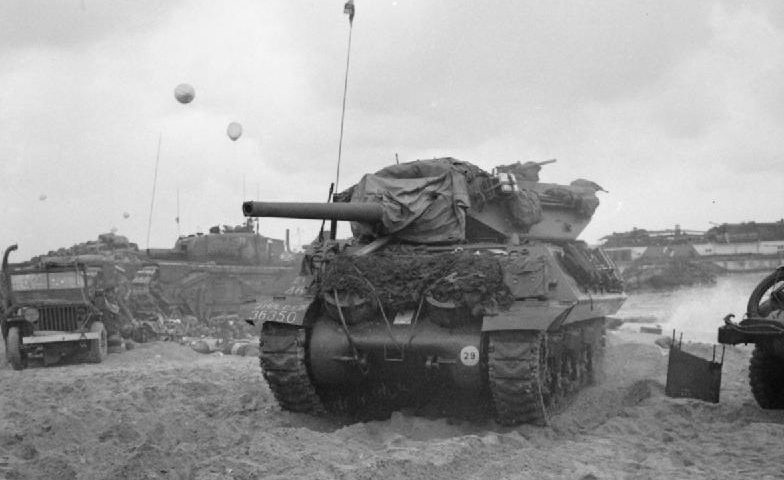 Танки 2-я британской армии в Нормандии. 6 июня 1944 г. 