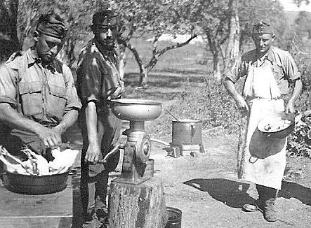Полевые кухни венгерской армии на Восточном фронте. 1942 г.