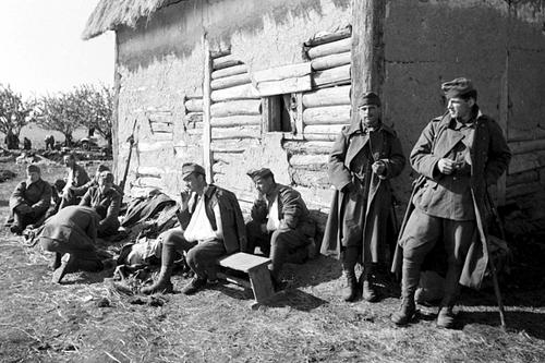 Раненые венгерские солдаты на Восточном фронте. 1942 г.