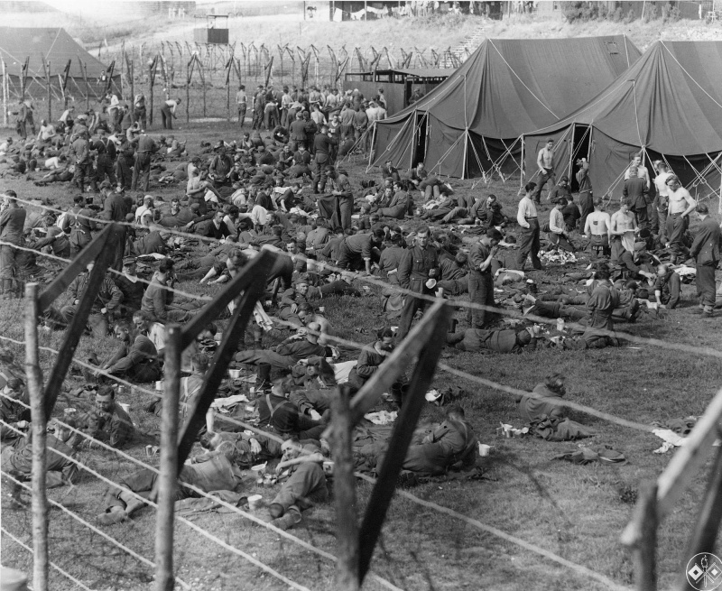 Вид на лагерь в Изиньи-сюр-Мер для немецких пленных. 11 июня 1944 г. 