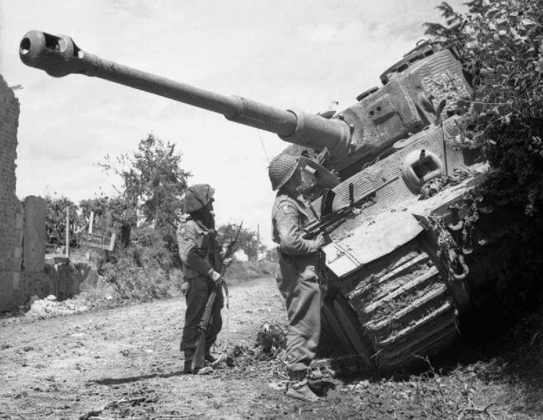 Подбитый немецкий танк «Тигр». 28 июня 1944 г. 